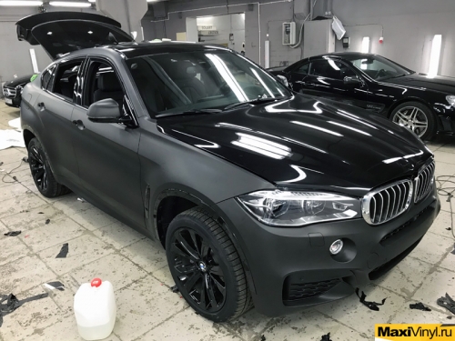 Полная оклейка BMW X6 в черный мат 3M